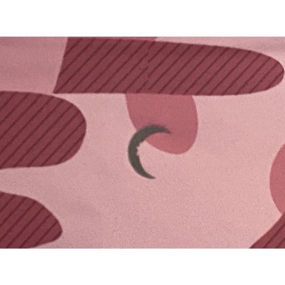 Zyia Active Women's Size 4 Light N Tight Pink Camouflage Capri Yoga Leggings - Picture 7 of 8